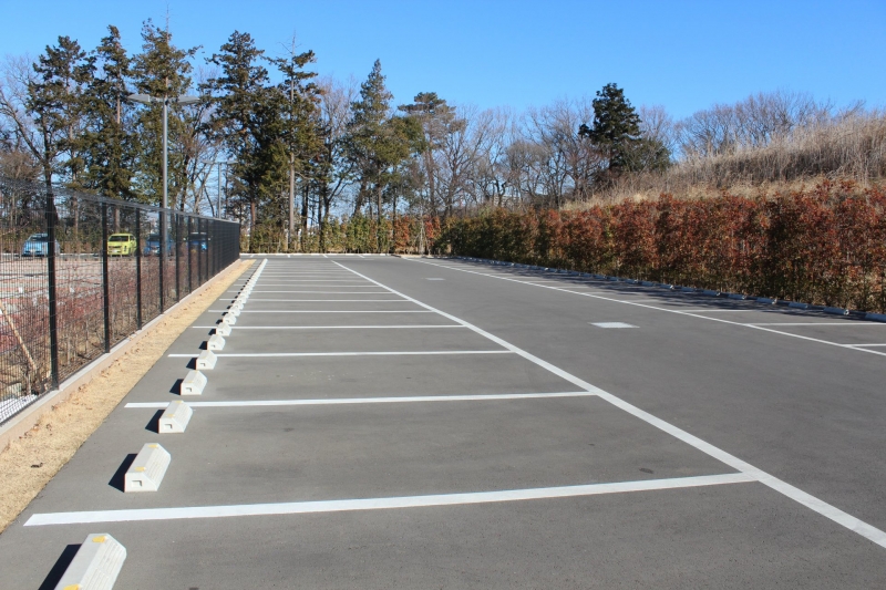 広々とした駐車場で、お参りもらくらく。